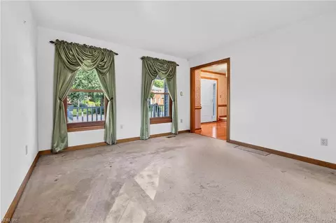 Living - 619 Bartell Dr, Chesapeake, VA 23322 photo 5 of 5