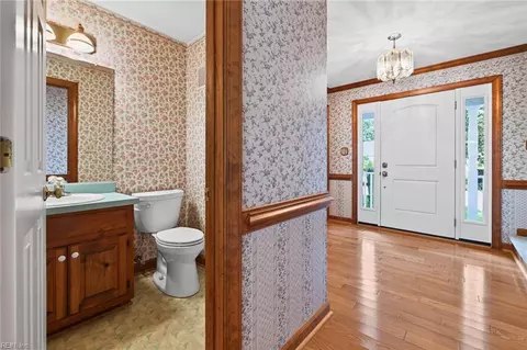 Entry Way - 619 Bartell Dr, Chesapeake, VA 23322 photo 1 of 3