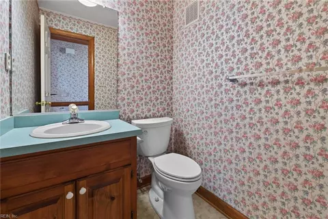 Bath - 619 Bartell Dr, Chesapeake, VA 23322 photo 1 of 5
