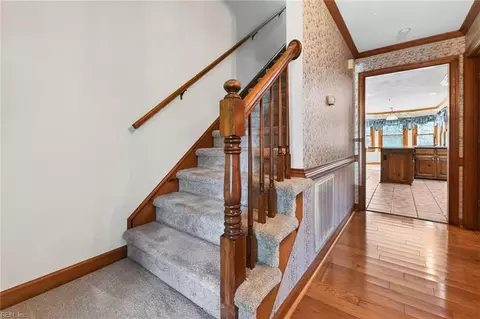 Entry Way - 619 Bartell Dr, Chesapeake, VA 23322 photo 3 of 3