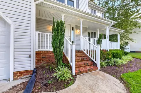 Exterior - 619 Bartell Dr, Chesapeake, VA 23322 photo 7 of 14
