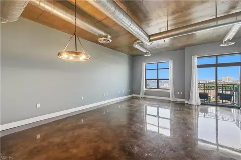 123 College Pl #806, Norfolk, VA 23510