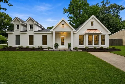 300 Dillon Dr, Virginia Beach, VA 23452