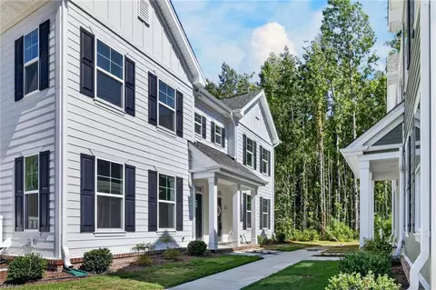 4985 Boone Rd, Chesapeake, VA 23321