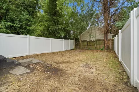 Exterior - 825 W 48th St, Norfolk, VA 23508 photo 12 of 12