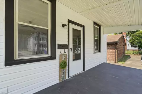 Exterior - 825 W 48th St, Norfolk, VA 23508 photo 7 of 12