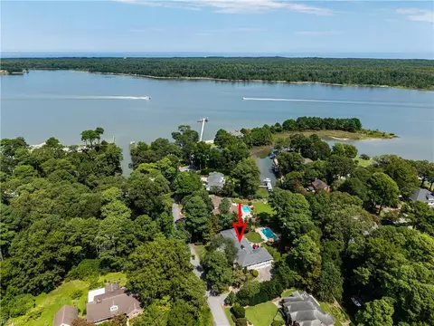 1832 N Alanton Dr, Virginia Beach, VA 23454