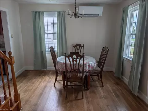 Dining - 14 Plaza Dr, Hampton, VA 23669 photo 1 of 1