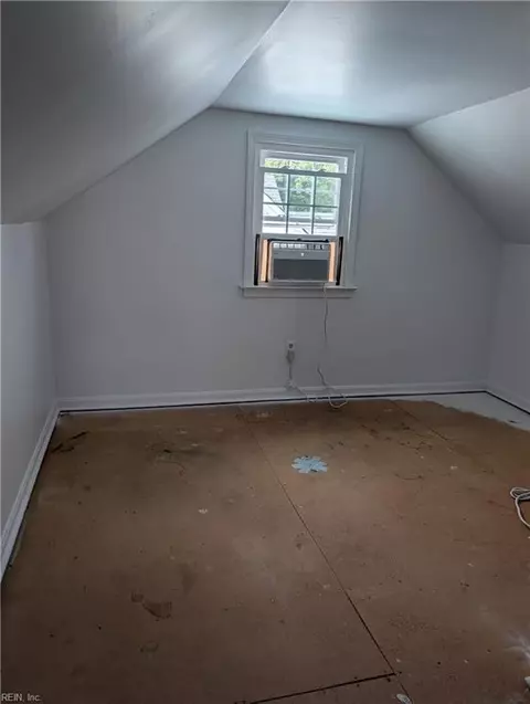 Bedroom - 14 Plaza Dr, Hampton, VA 23669 photo 3 of 4