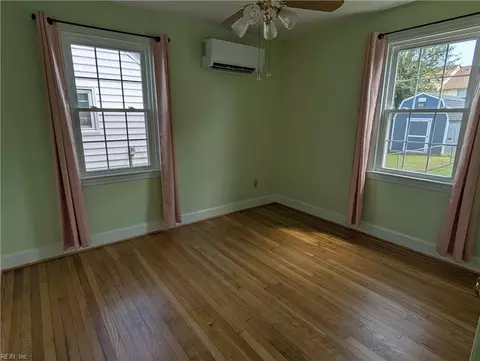 Bedroom - 14 Plaza Dr, Hampton, VA 23669 photo 1 of 4