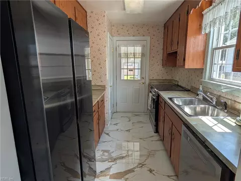 Kitchen - 14 Plaza Dr, Hampton, VA 23669 photo 1 of 1