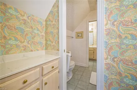 Bath - 9 Whitaker Ct, Williamsburg, VA 23188 photo 5 of 7