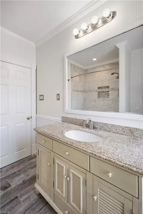 Bath - 618 S Armistead Ave, Hampton, VA 23669 photo 5 of 5