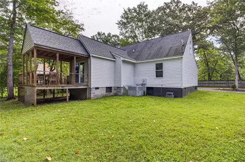 Exterior - 4745 Court Dr, Gloucester, VA 23061 photo 3 of 7