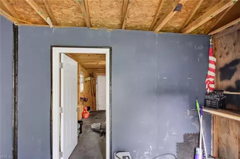 Entry Way - 4745 Court Dr, Gloucester, VA 23061 photo 4 of 4