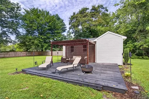 Exterior - 4745 Court Dr, Gloucester, VA 23061 photo 2 of 7