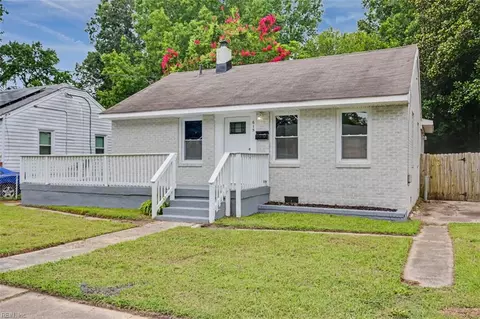Exterior - 615 Bell St, Hampton, VA 23661 photo 4 of 9