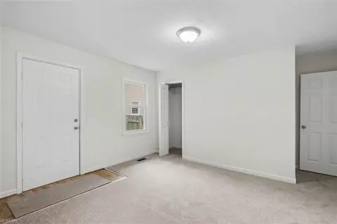 Bedroom - 615 Bell St, Hampton, VA 23661 photo 4 of 9