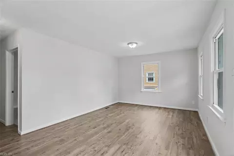 Living - 615 Bell St, Hampton, VA 23661 photo 1 of 5