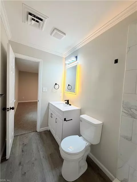 Bath - 104 N Myra Dr, Hampton, VA 23661 photo 1 of 7