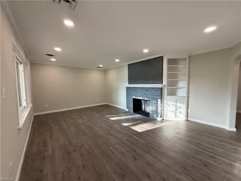 Living - 104 N Myra Dr, Hampton, VA 23661 photo 2 of 3