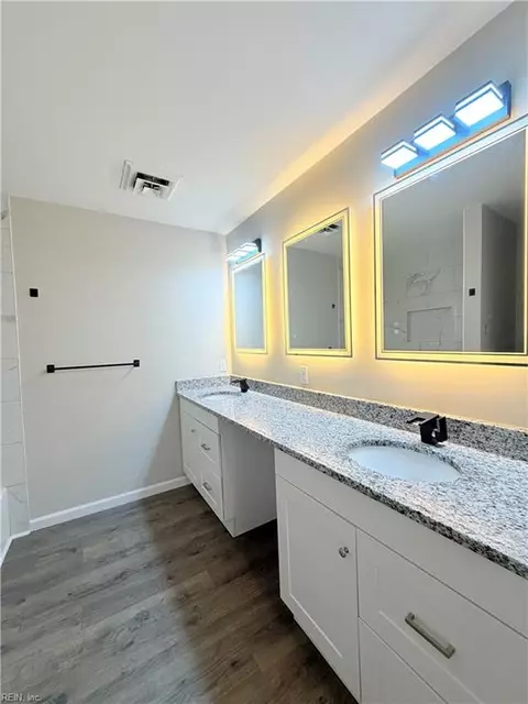 Bath - 104 N Myra Dr, Hampton, VA 23661 photo 5 of 7