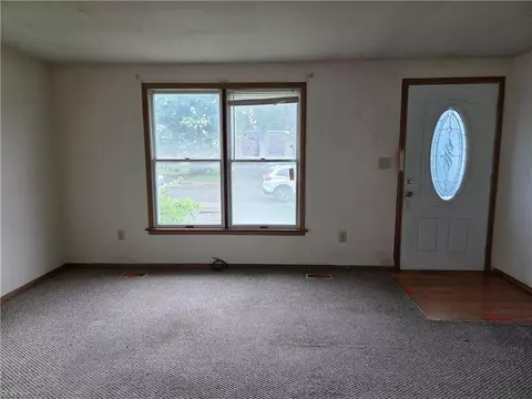 Living - 77 Fulton St, Hampton, VA 23663 photo 1 of 7