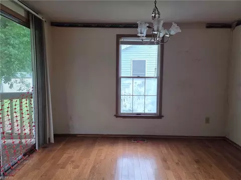 Living - 77 Fulton St, Hampton, VA 23663 photo 6 of 7