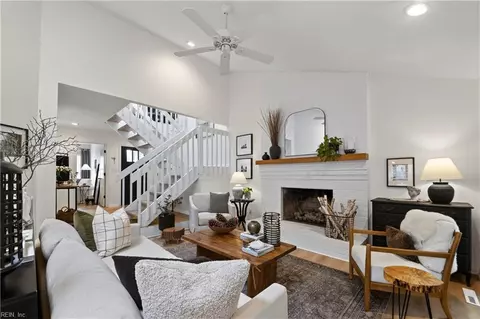 976 Kela Cres, Virginia Beach, VA 23451