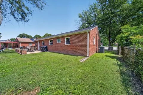 Exterior - 47 Nathan St, Hampton, VA 23669 photo 6 of 7