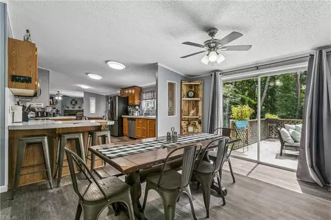 Dining - 6477 Hickory Knoll Rd, Gloucester, VA 23061 photo 4 of 4