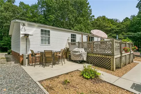 Exterior - 6477 Hickory Knoll Rd, Gloucester, VA 23061 photo 5 of 12