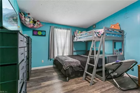 Bedroom - 6477 Hickory Knoll Rd, Gloucester, VA 23061 photo 6 of 7