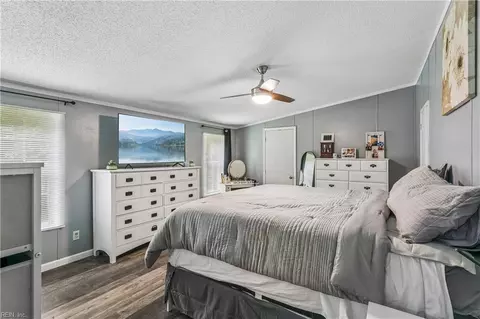 Bedroom - 6477 Hickory Knoll Rd, Gloucester, VA 23061 photo 3 of 7
