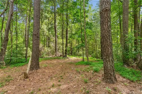 Exterior - 6477 Hickory Knoll Rd, Gloucester, VA 23061 photo 9 of 12
