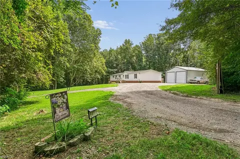 Exterior - 6477 Hickory Knoll Rd, Gloucester, VA 23061 photo 2 of 12