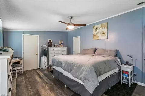 Bedroom - 6477 Hickory Knoll Rd, Gloucester, VA 23061 photo 2 of 7