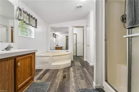 Bath - 6477 Hickory Knoll Rd, Gloucester, VA 23061 photo 2 of 3