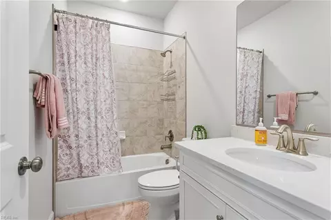 Bath - 2210 Fallon Cir, Williamsburg, VA 23188 photo 4 of 4