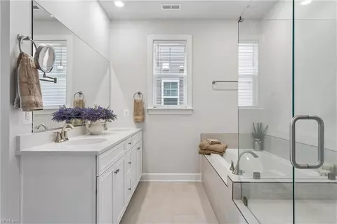 Bath - 2210 Fallon Cir, Williamsburg, VA 23188 photo 2 of 4