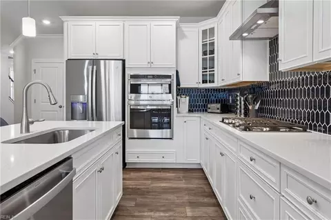 Kitchen - 2210 Fallon Cir, Williamsburg, VA 23188 photo 3 of 4