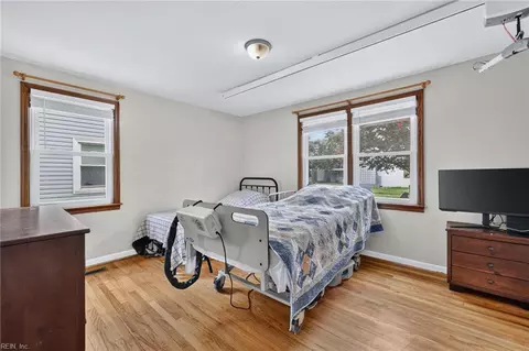 Bedroom - 416 E Ocean Ave, Norfolk, VA 23503 photo 1 of 6