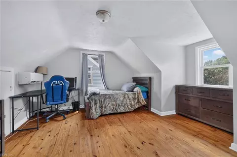 Bedroom - 416 E Ocean Ave, Norfolk, VA 23503 photo 5 of 6