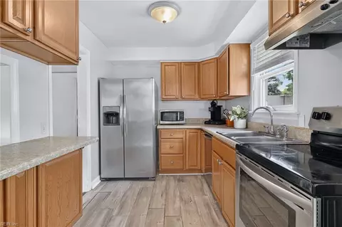Kitchen - 416 E Ocean Ave, Norfolk, VA 23503 photo 1 of 2