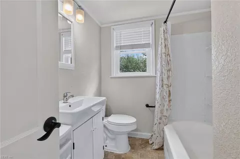 Bath - 416 E Ocean Ave, Norfolk, VA 23503 photo 1 of 2