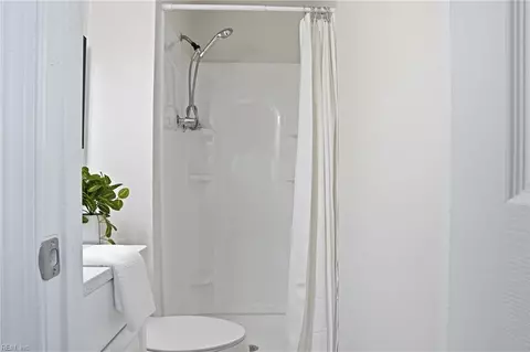 Bath - 3116 Dunworken Dr, Chesapeake, VA 23321 photo 2 of 4