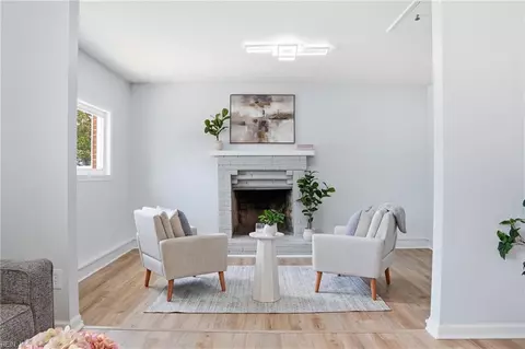 Living - 3116 Dunworken Dr, Chesapeake, VA 23321 photo 4 of 5