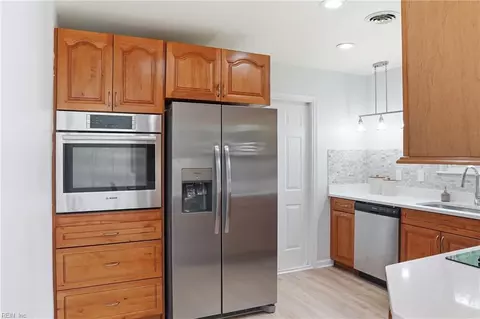 Kitchen - 3116 Dunworken Dr, Chesapeake, VA 23321 photo 3 of 3
