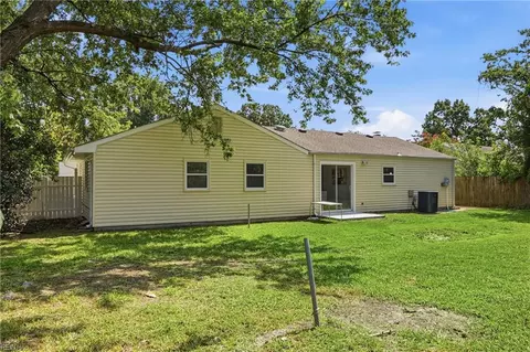 Exterior - 3116 Dunworken Dr, Chesapeake, VA 23321 photo 3 of 3