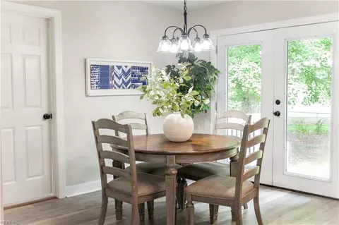 Dining - 1628 Gaff Rd, Chesapeake, VA 23321 photo 3 of 3